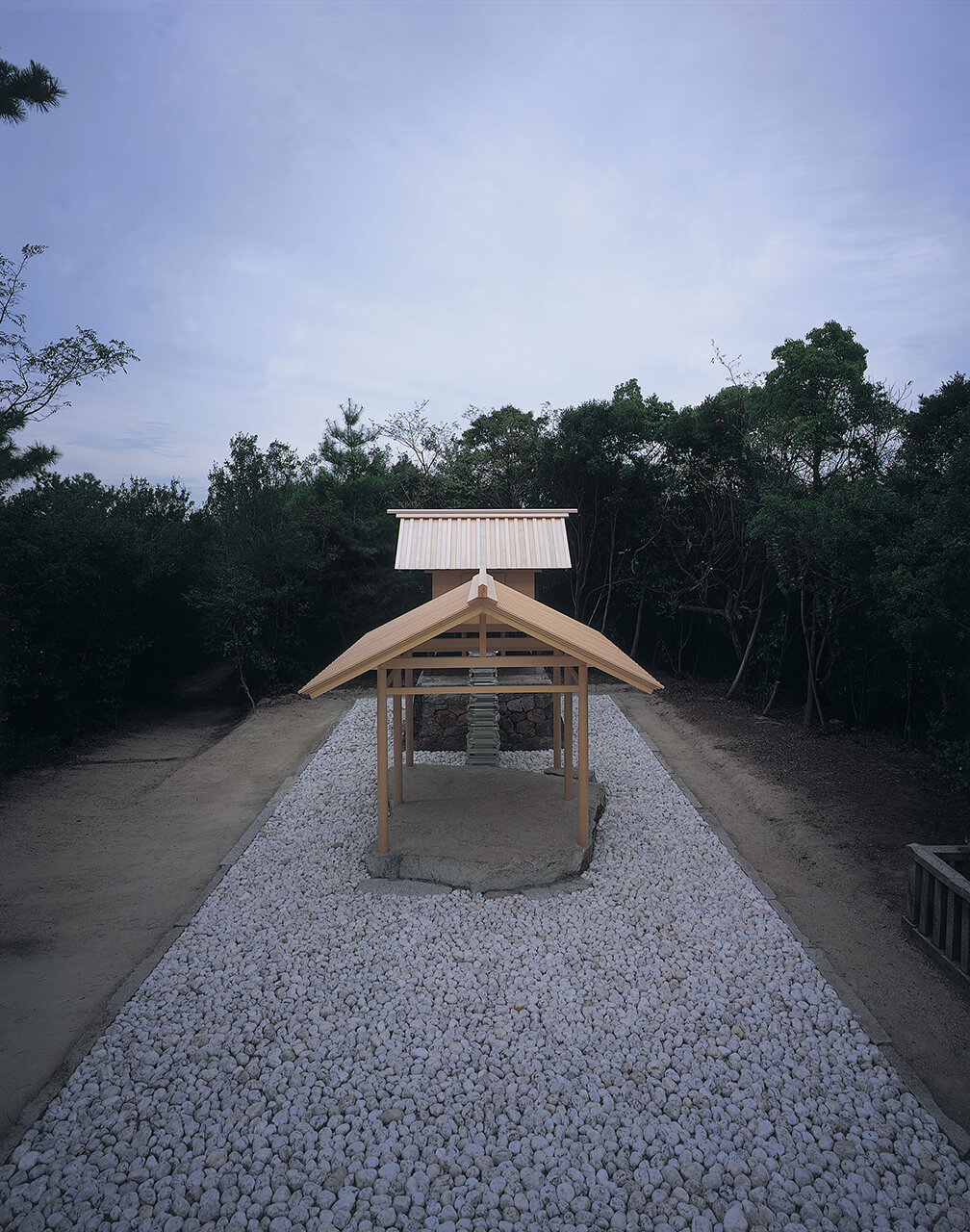 家プロジェクト「護王神社」　杉本博司＂Appropriate Proportion＂　写真：杉本博司
