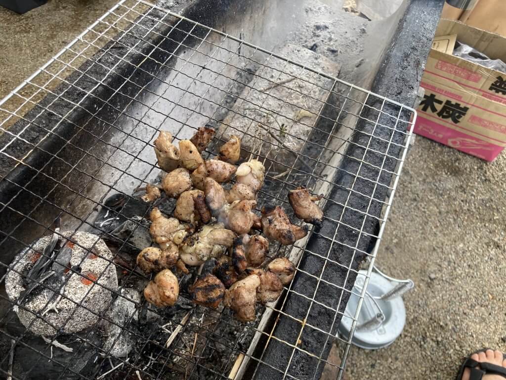 鶏もも肉炭火焼、バーベキュー鶏炭火焼