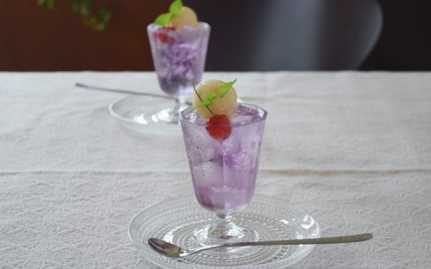 クリームソーダ　ひんやりスイーツ