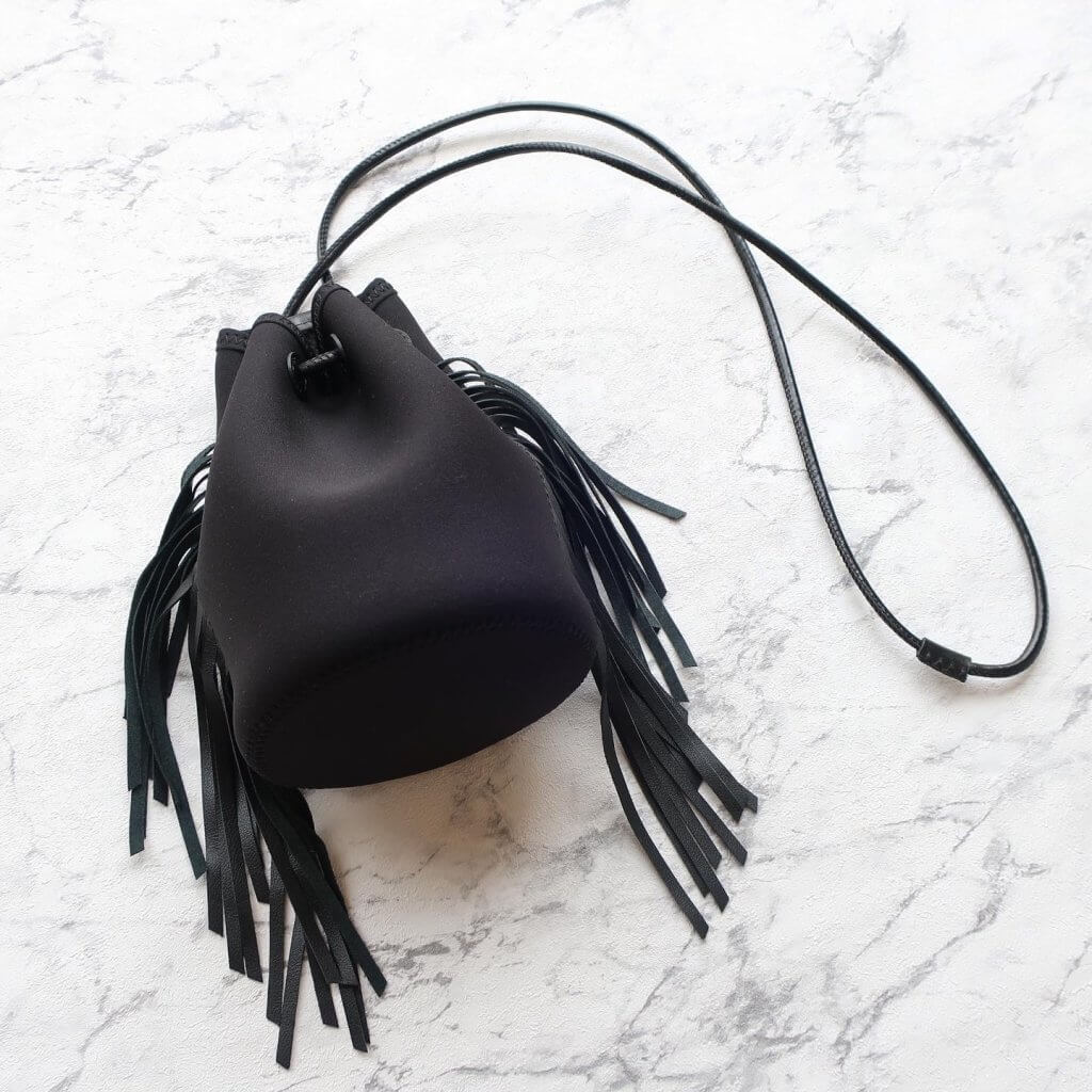 YAHKI ネオプレンフリンジバッグ ヤーキ ミニバッグ LEEマルシェ セール 使用感 サイズ感 30代コーデ 口コミ