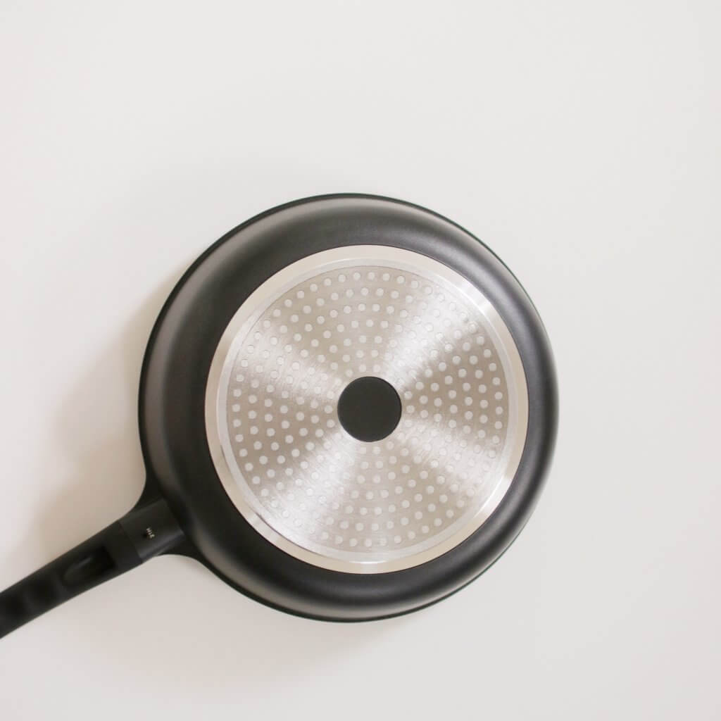 ニトリ　nitori フライパン　テフロン加工　無印良品　シリコーン調理器具　シリコーン調理スプーン
