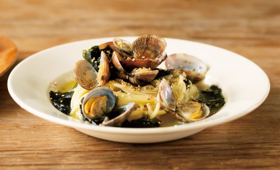 「アサリとワカメのパスタ」レシピ／コウケンテツさん