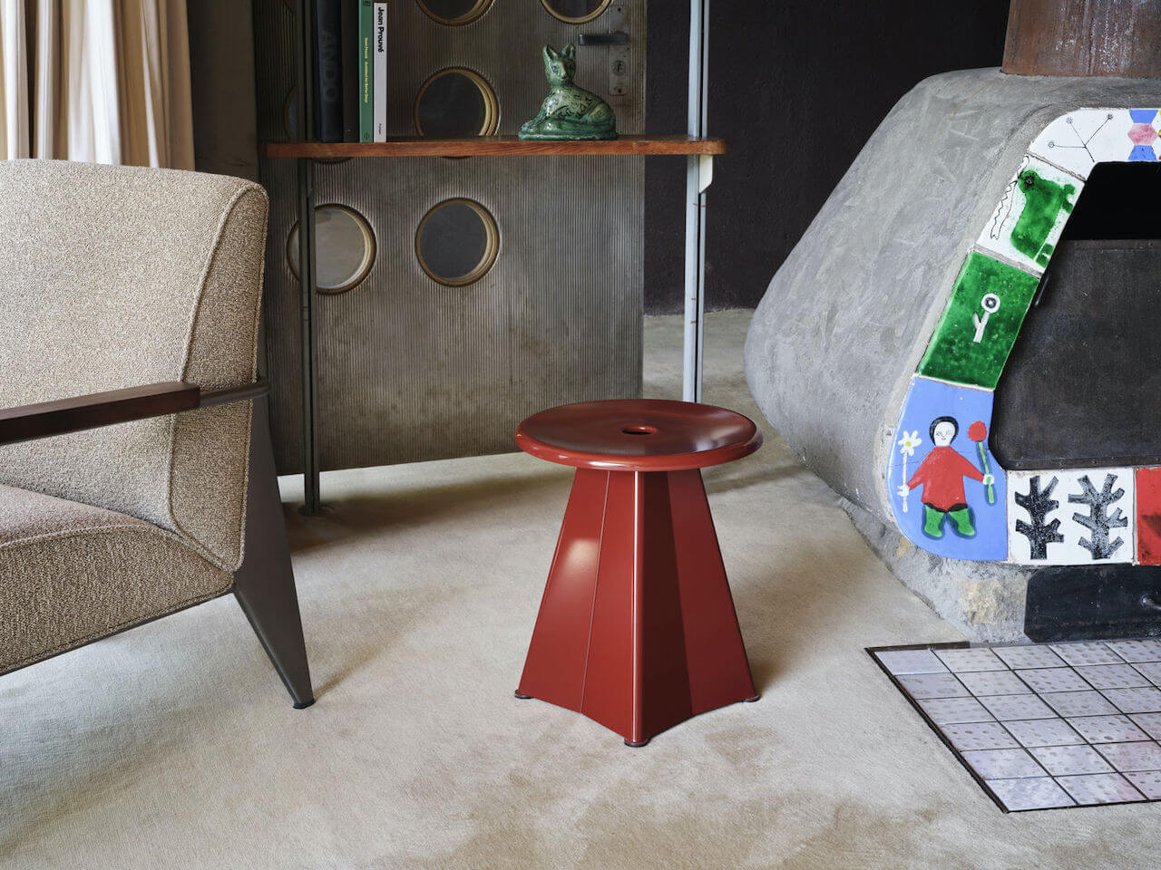 スイスの家具メーカー「ヴィトラ」がジャン・プルーヴェのアイテムを 