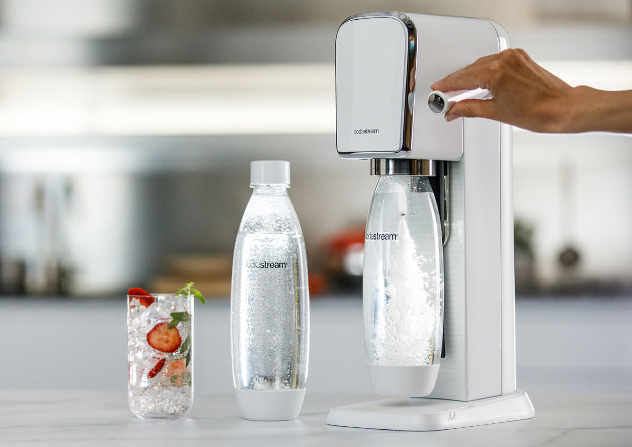 付属のプラスチック製ボトルは、食洗機（70℃まで）で洗浄可能