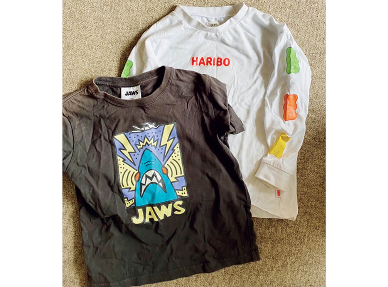 コーエンを覗くと、可愛いのがよく見つかります。「ハリボー」T（右）は袖のデザインが最高。「ジョーズ」T（左）は息子がセレクト。この座談会中にオンラインショップを見たら「ドムドムバーガー」のTシャツが！