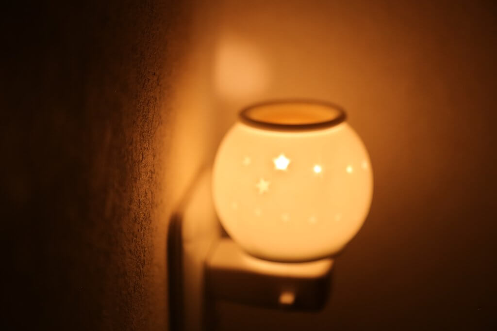 アロマランプ　照明　ライト　精油