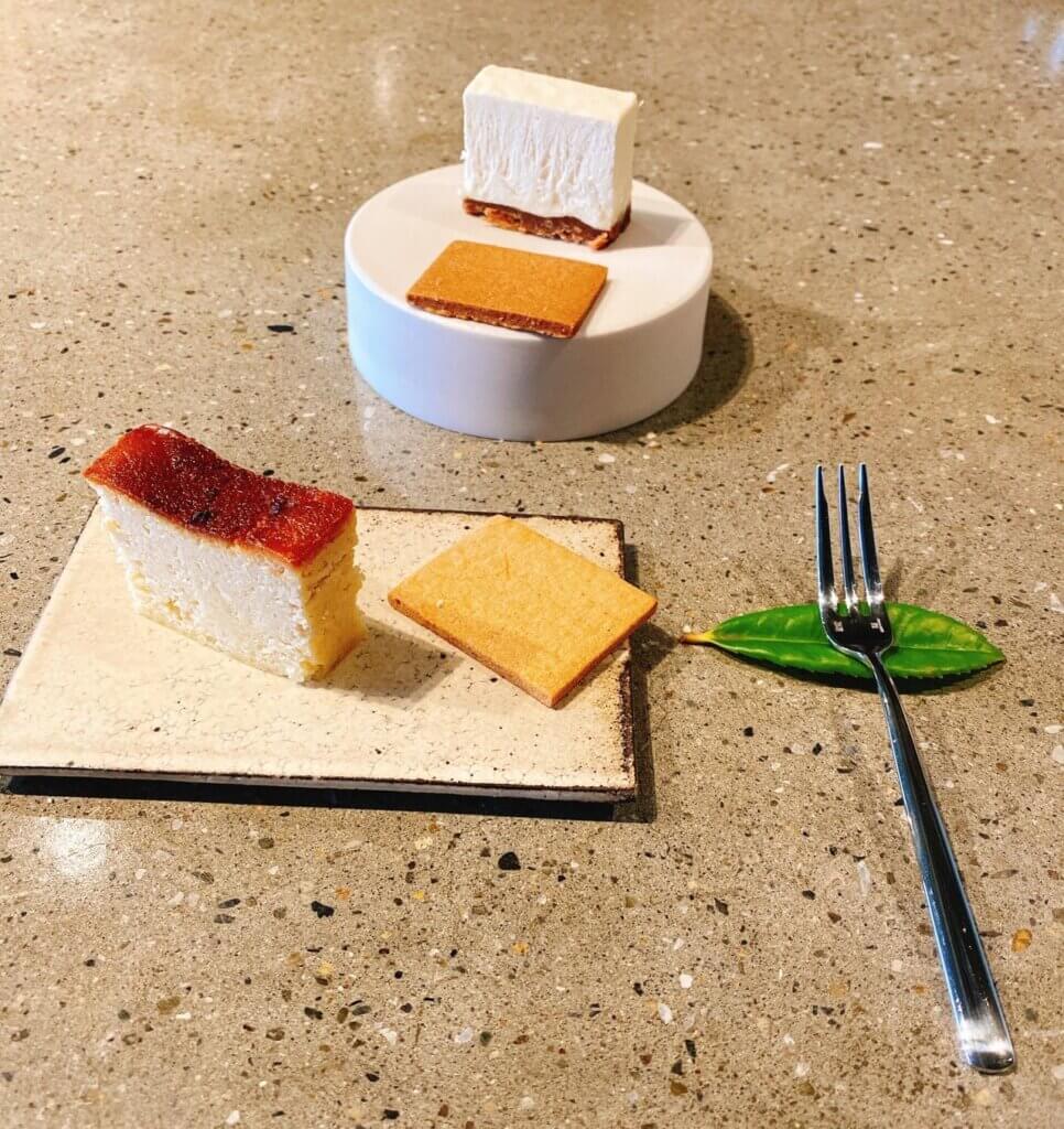 一対　ベイクドチーズ　レアチーズ