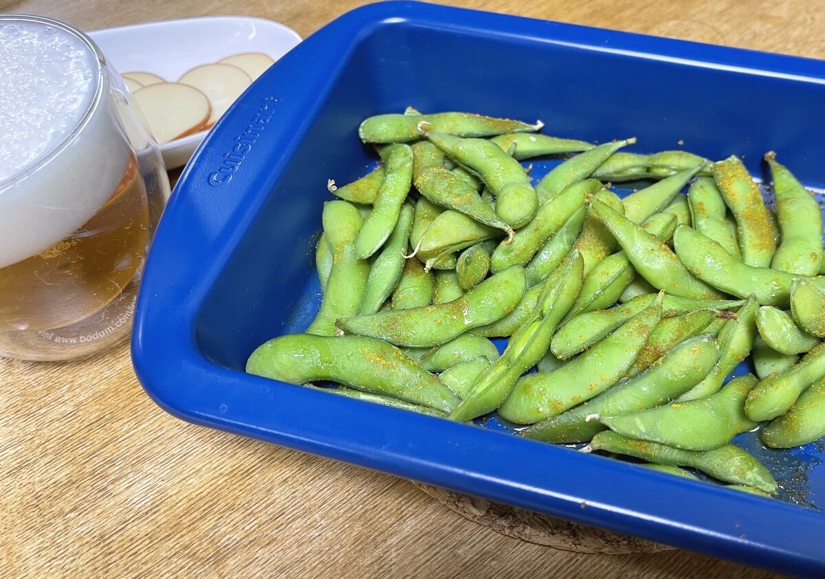 冷凍枝豆で作る「蒸し焼き枝豆　カレー風味」が超美味＆簡単！