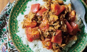 サバ缶＋トマトのカレー炒めのっけ