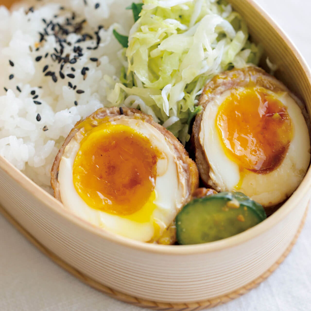「黒酢しょうゆ漬け卵の肉包み」レシピ／ワタナベマキさん