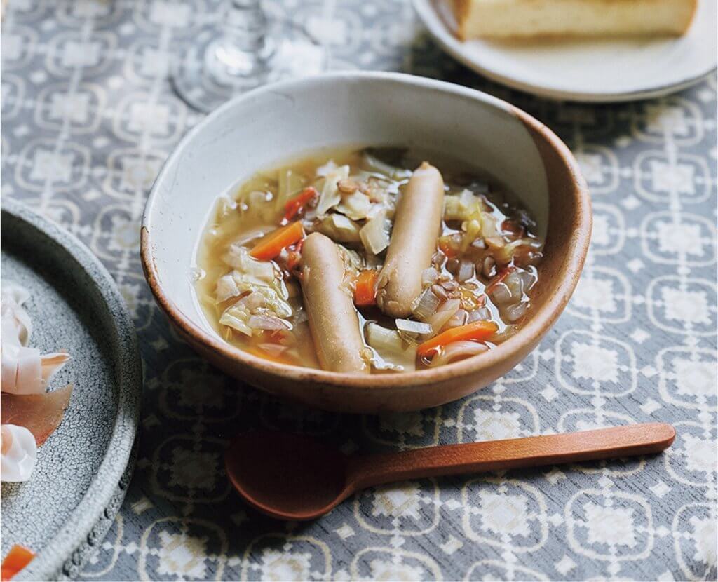 今井 真実さんの「ソーセージ、残り野菜、レンズ豆のスープ」