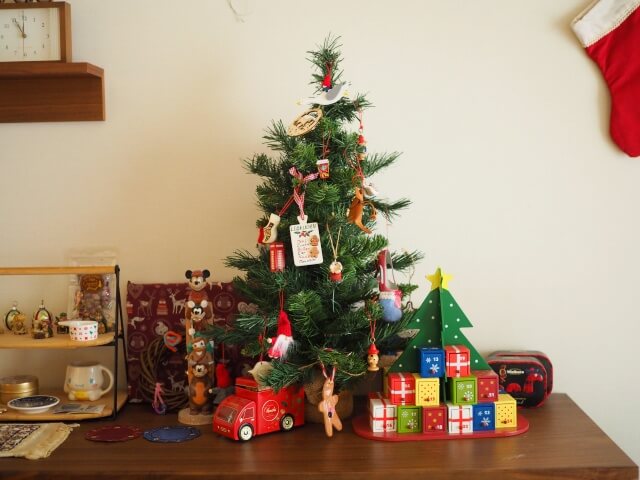 LEE12月号 家族の思い出を重ねる「クリスマスツリー」
