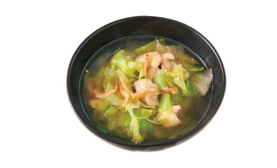 鶏肉と桜エビ、レタスの中華風スープ