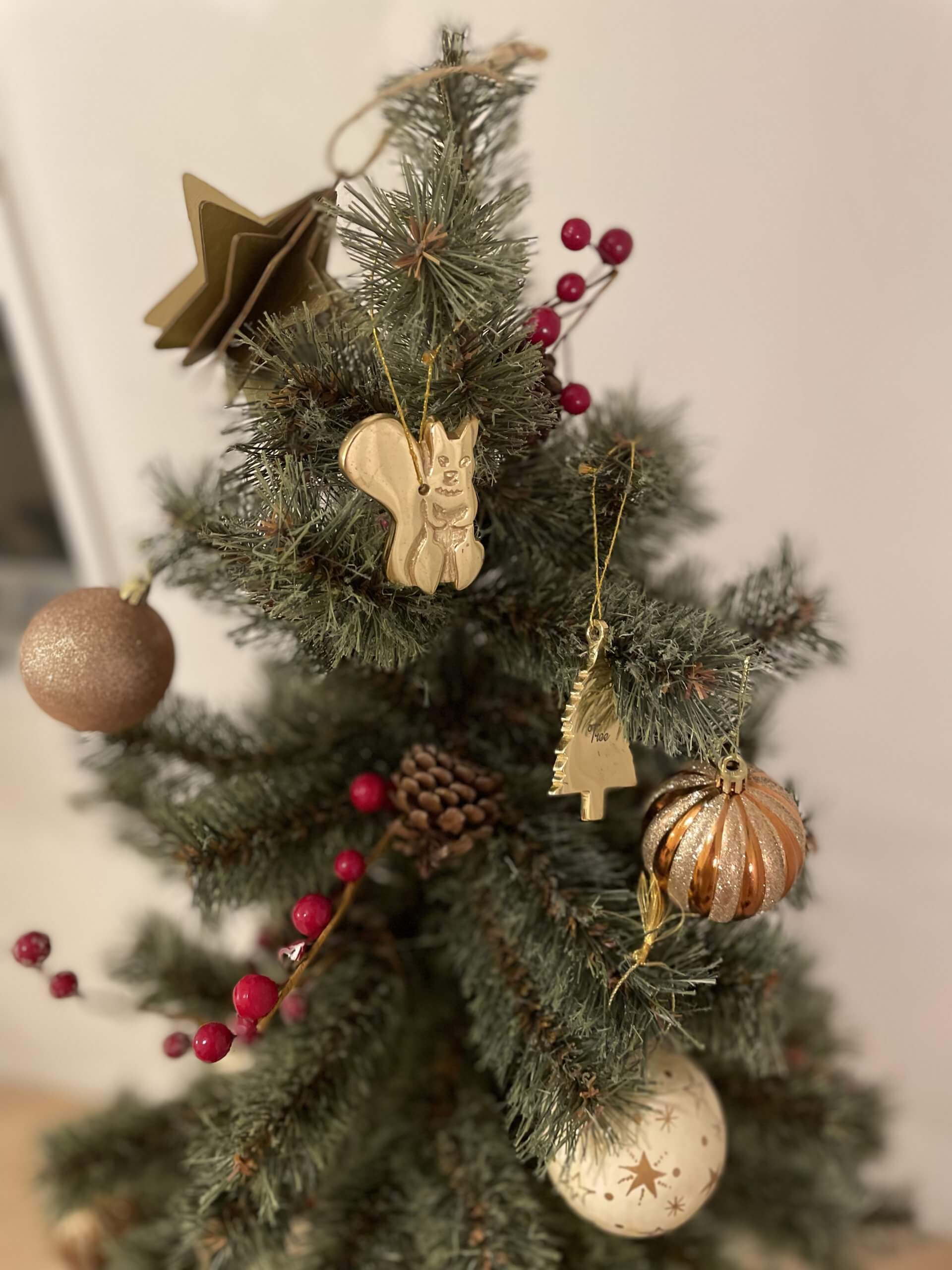 niko and…のクリスマスツリー | LEE