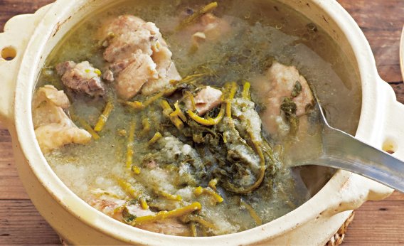 「鶏ぶつ切り肉とクレソン、かぶの煮込み」レシピ／坂田阿希子さん