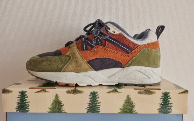 KARHU　カルフ　スニーカー