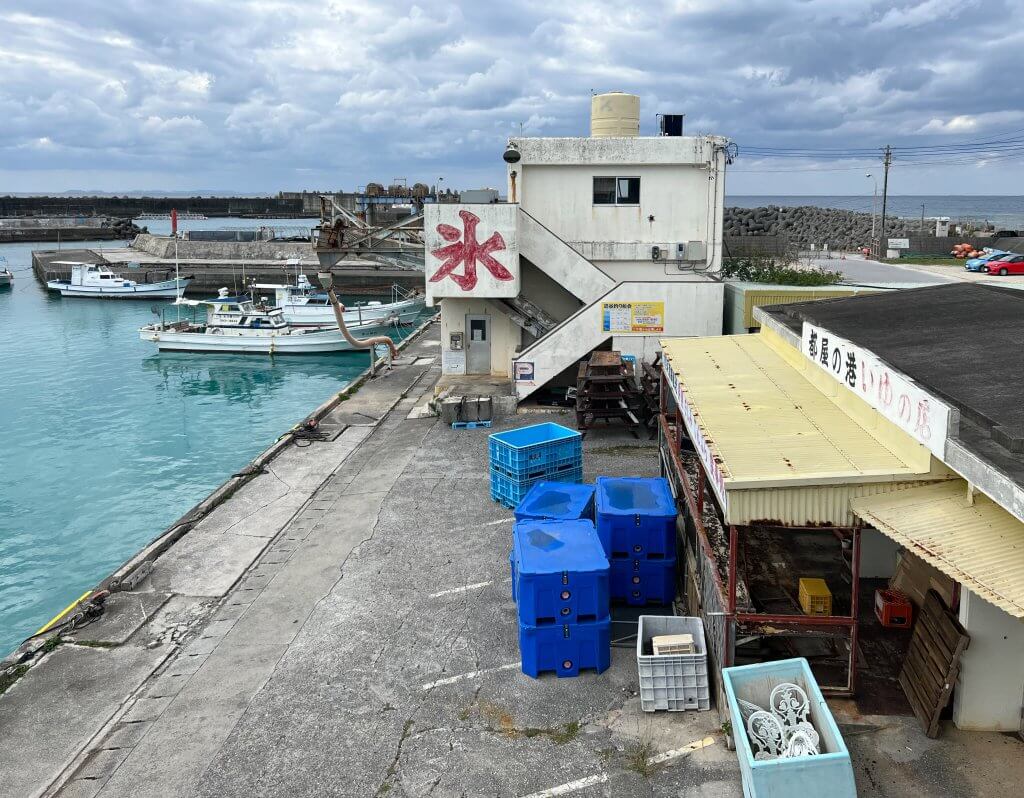 沖縄　都屋漁港