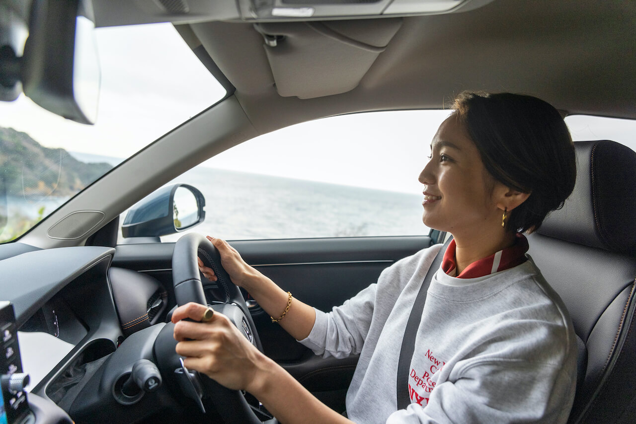 写真:料理家・和田明日香さん クルマ 運転