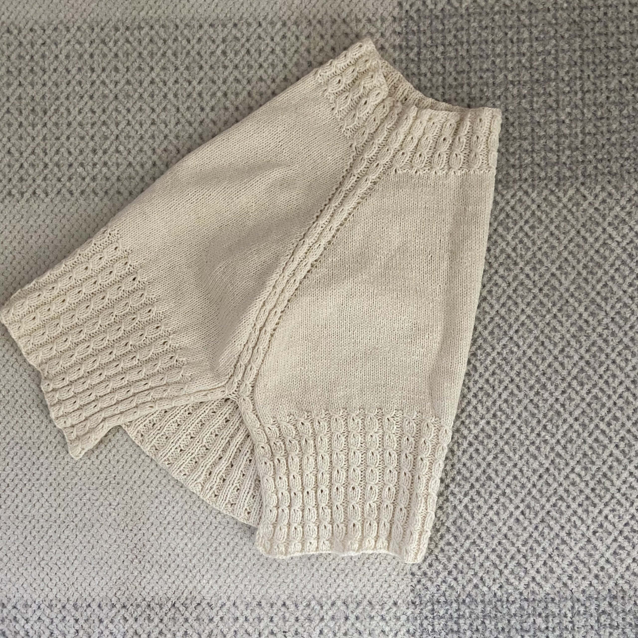 LEE100人隊zumekoさんが作った『snowflake poncho』のスリット部分