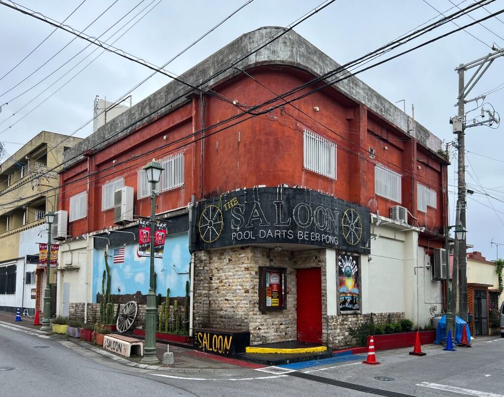 【沖縄】BTS聖地巡礼の1つになった「新開地」をアートな目線で巡る旅時間in金武町（きんちょう）001icoco
