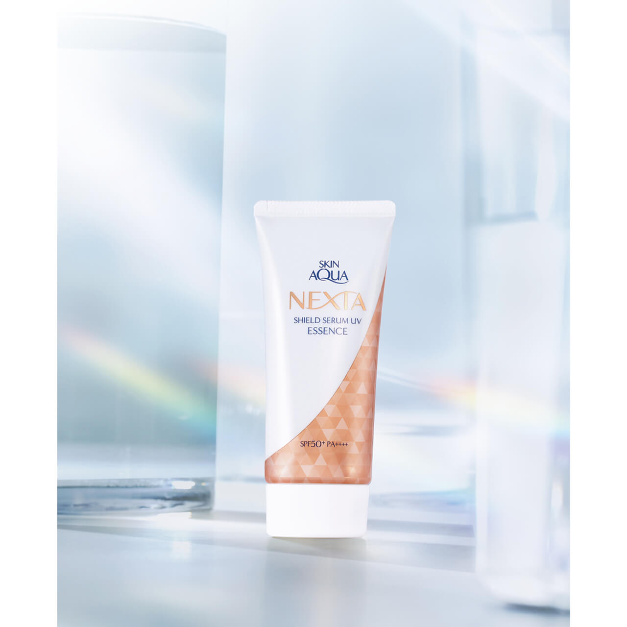 スキンアクアネクスタシールドセラムUVエッセンス 販売名：ネクスタUVエッセンス　SPF50＋・PA＋＋＋＋ 70g￥1760（編集部調べ）／ロート製薬