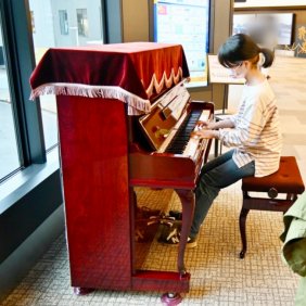 羽田空港　ピアノ