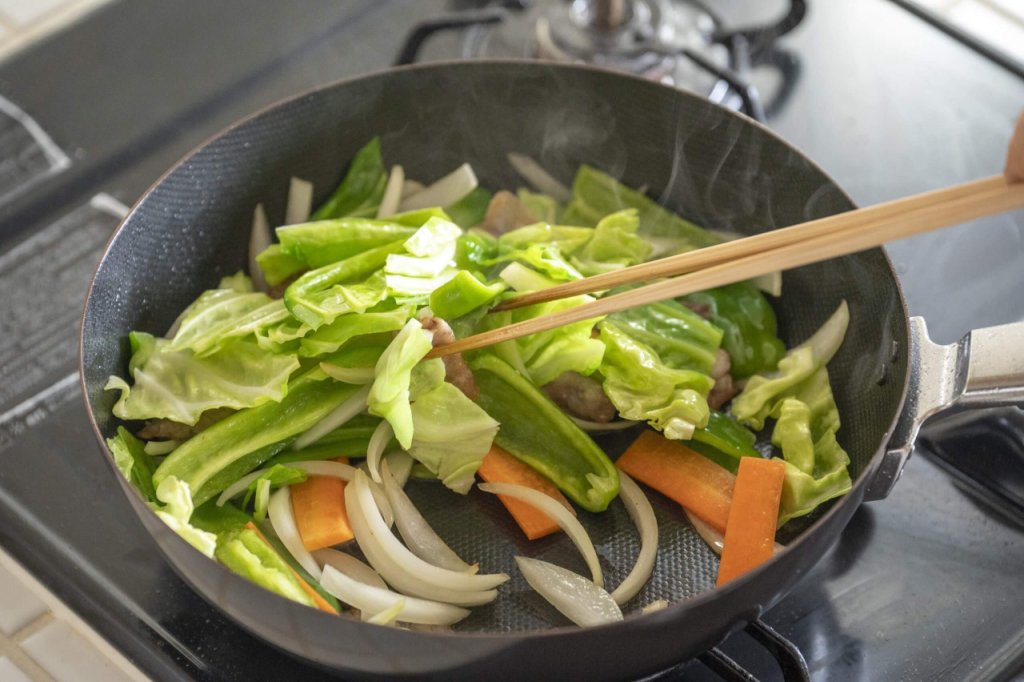 フライパン鉄製_野菜炒め