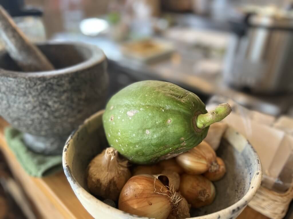 【沖縄】やんばるはスパイスも美味しい！一粒の種から感動のひと皿を堪能@On the farm 001icoco