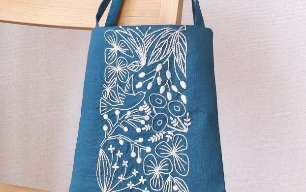 刺繍作家　マカベアリスさん　小鳥と草花の小さなバッグ