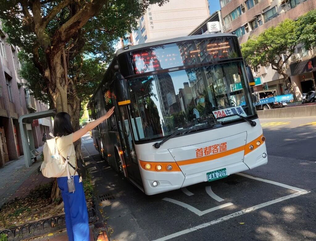 台湾バスの乗り方