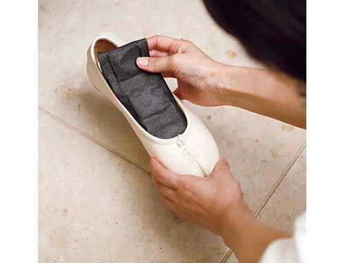 靴のカビ対策　除湿剤
