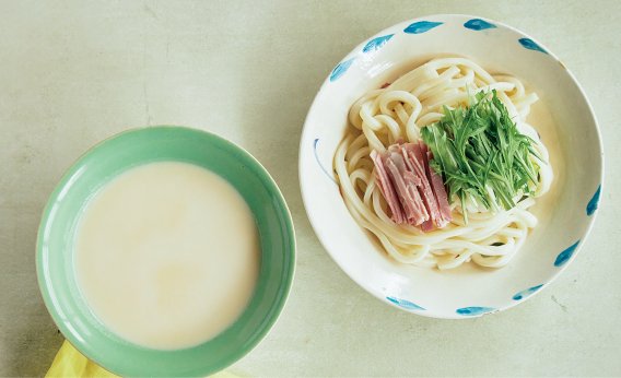 冷凍うどんで時短！ミルキーな味わいの「コーンクリームつけ汁」レシピ／しらいのりこさん