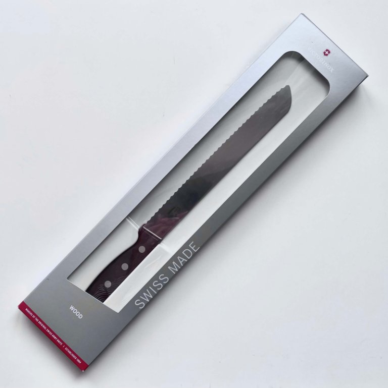 【ビクトリノックス】ブレッドナイフの切れ味に感動 LEE