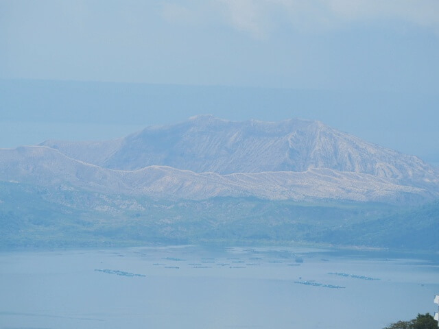 フィリピン　タガイタイ　タール湖