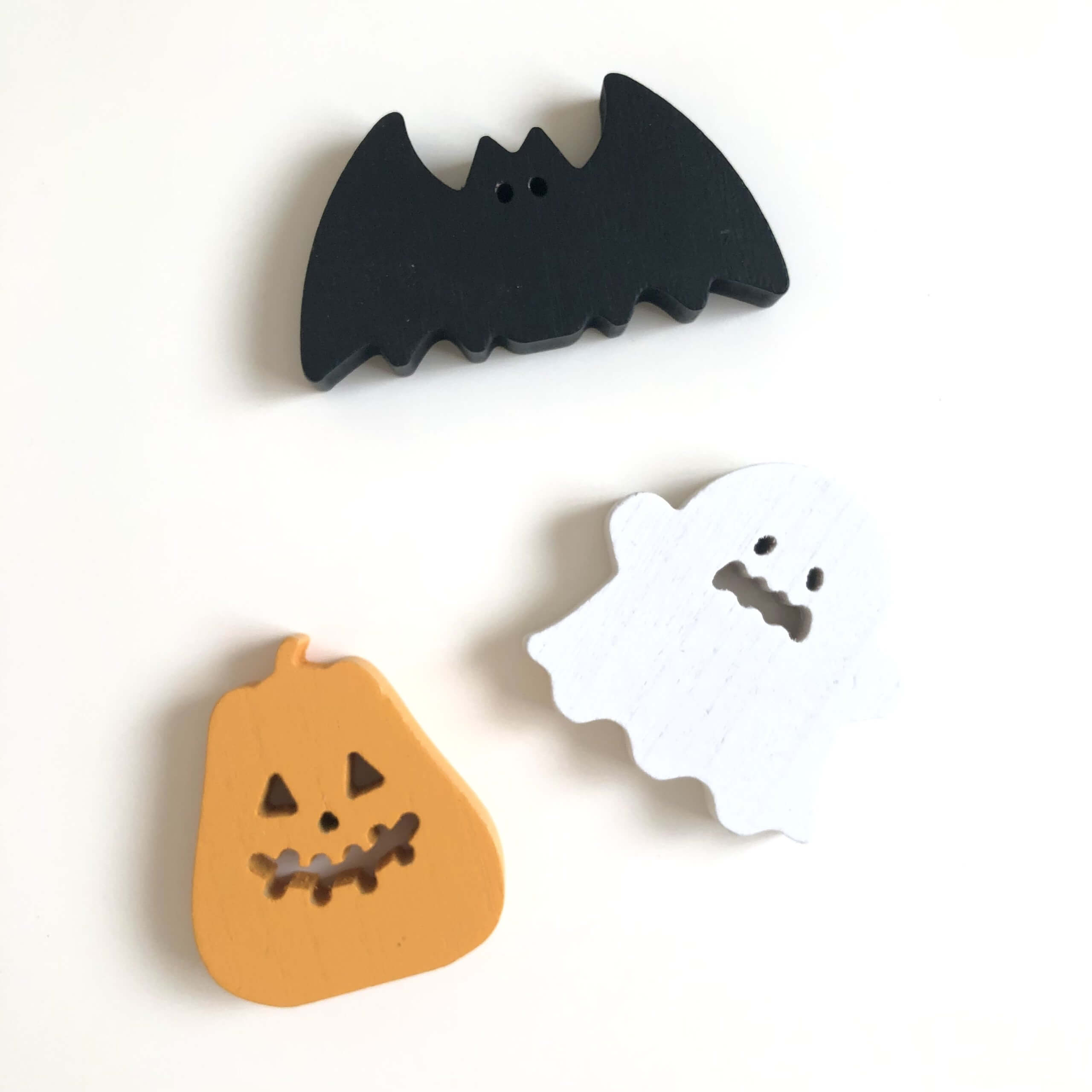 セリア購入品】もうハロウィン⁈ゆるっとかわいいウッドオブジェたち