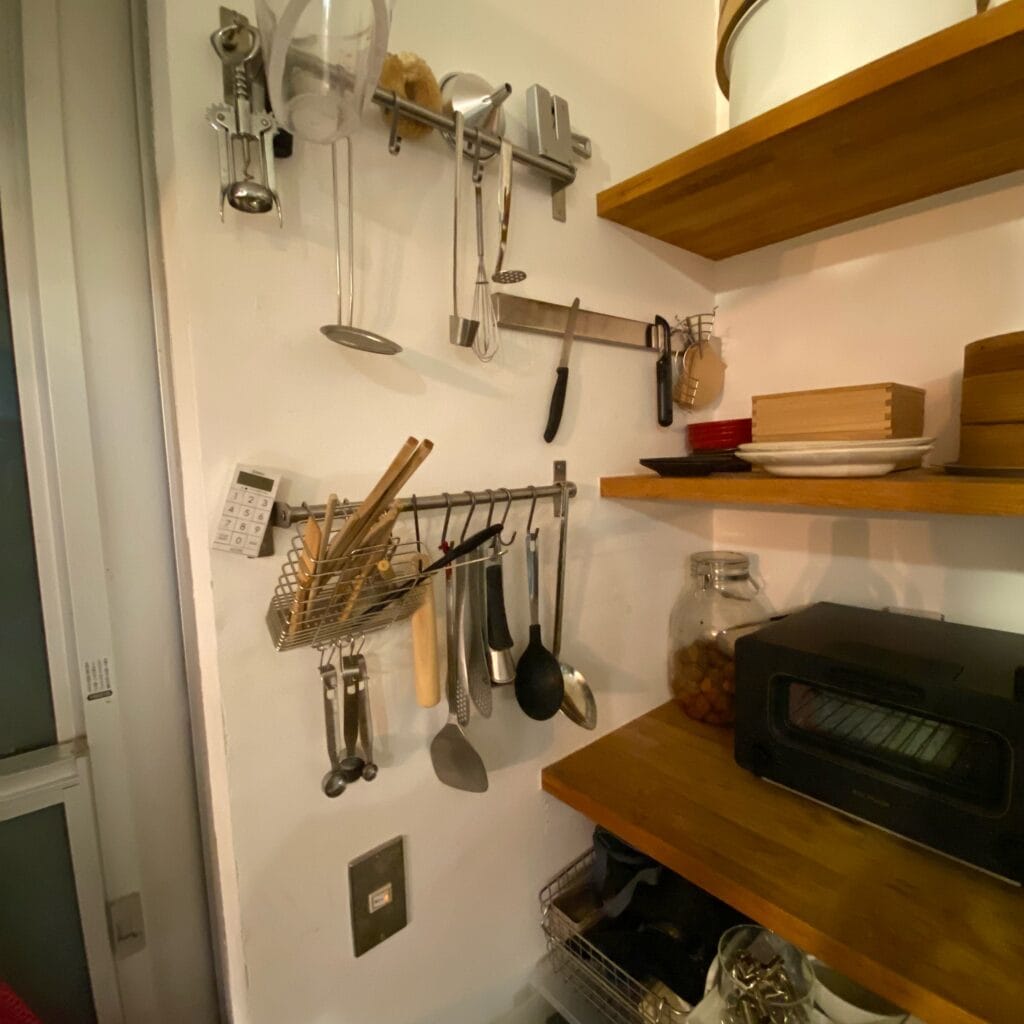 細かいツールはNITORIの製品を使っています。