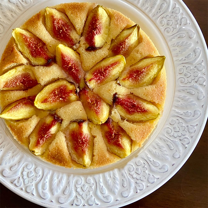 写真：100人隊が作ったいちじくのケーキ