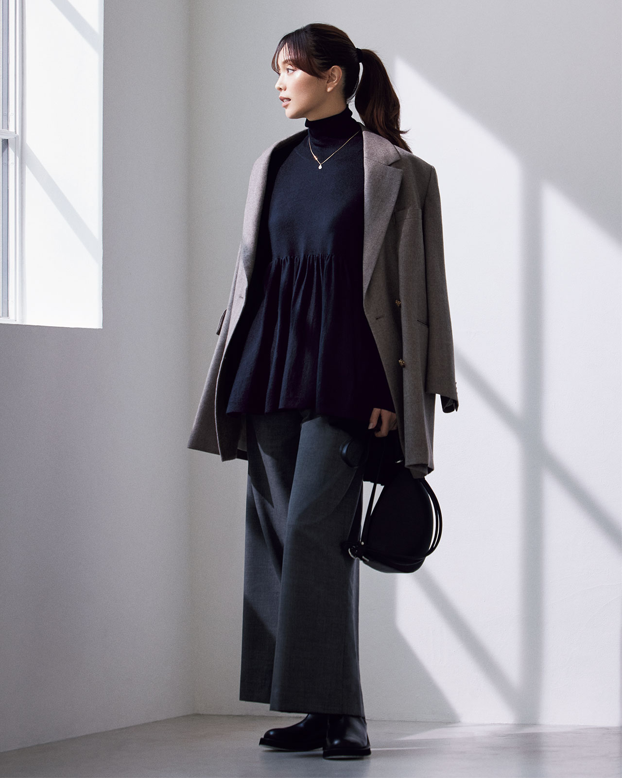 蛯原友里さんが着る】カレンソロジーの新定番「ニット＆パンツ」 | LEE 