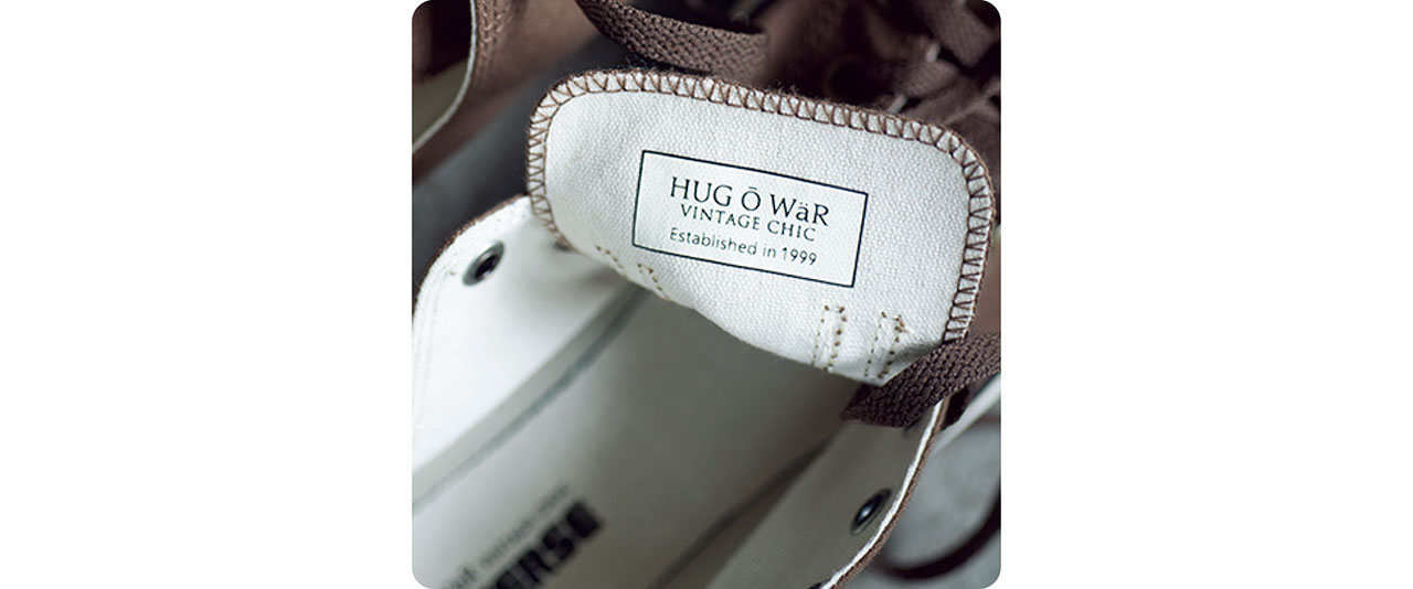雅姫さんのブランド「HUG Ō WäR」の文字