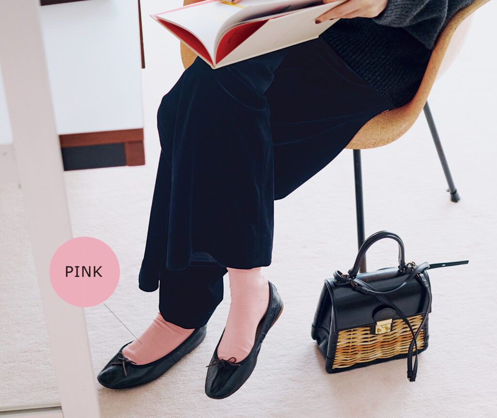 ピンクのパステル靴下￥3300／真下商事（パンセレラ）