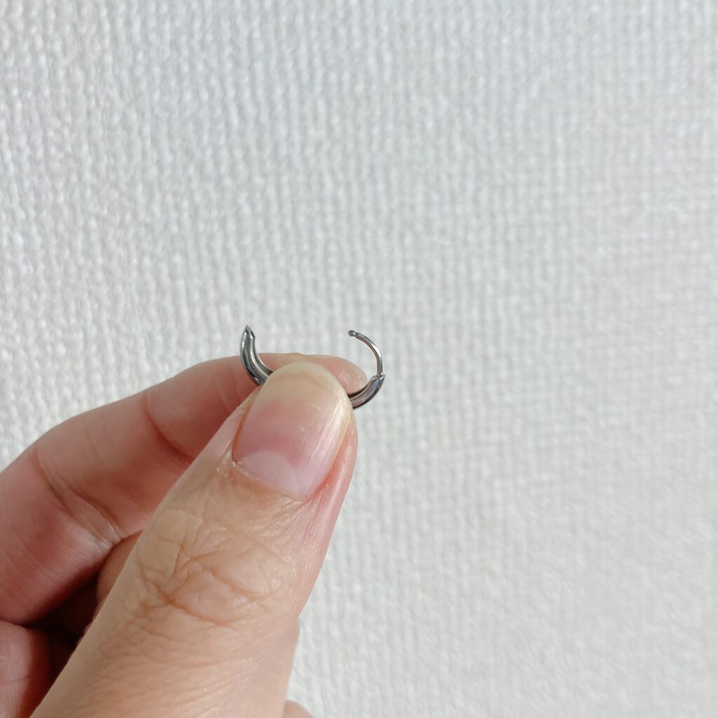 キャッチレスピアス　フープピアス　サージカルステンレス