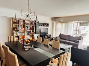 掃除されたリビングの様子