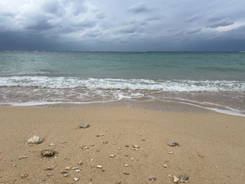 沖縄　冬のビーチ