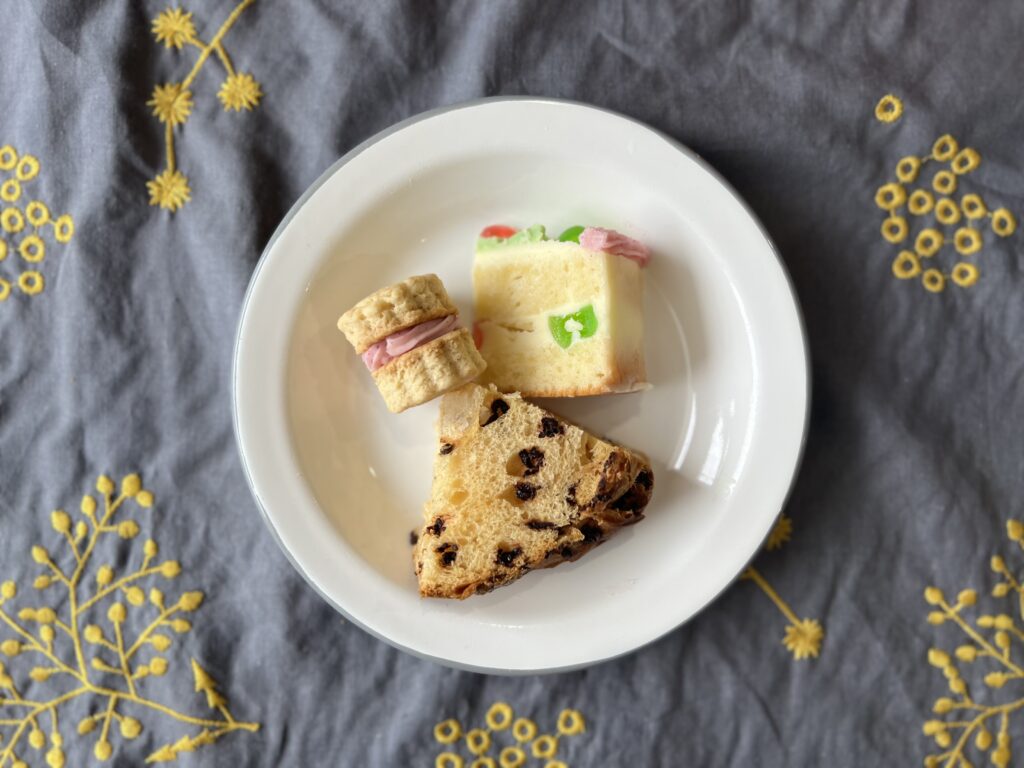 「練乳バタークリームのカップケーキ」近藤幸子さんレシピをアレンジしてクリスマスケーキ＆クッキー を作りました 001icoco