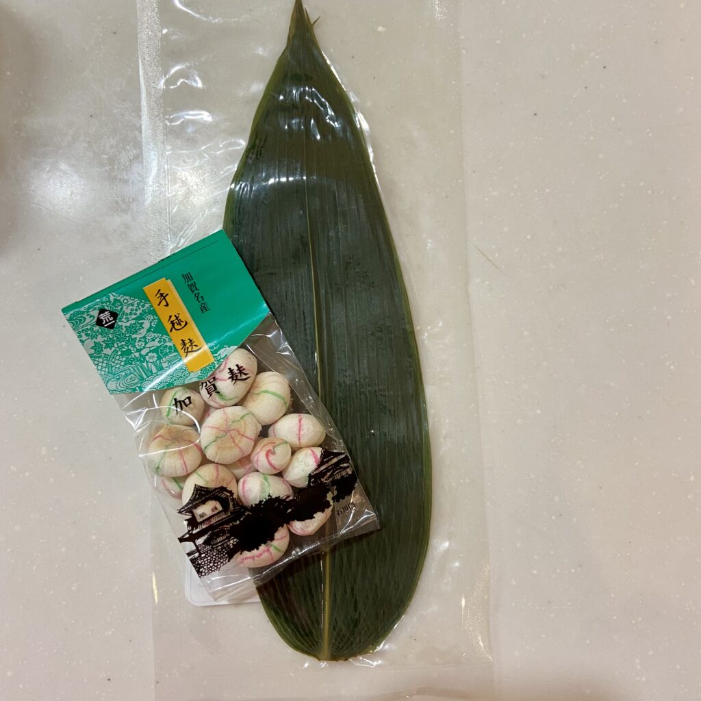 笹の葉　手毬麩　おせち
富澤商店