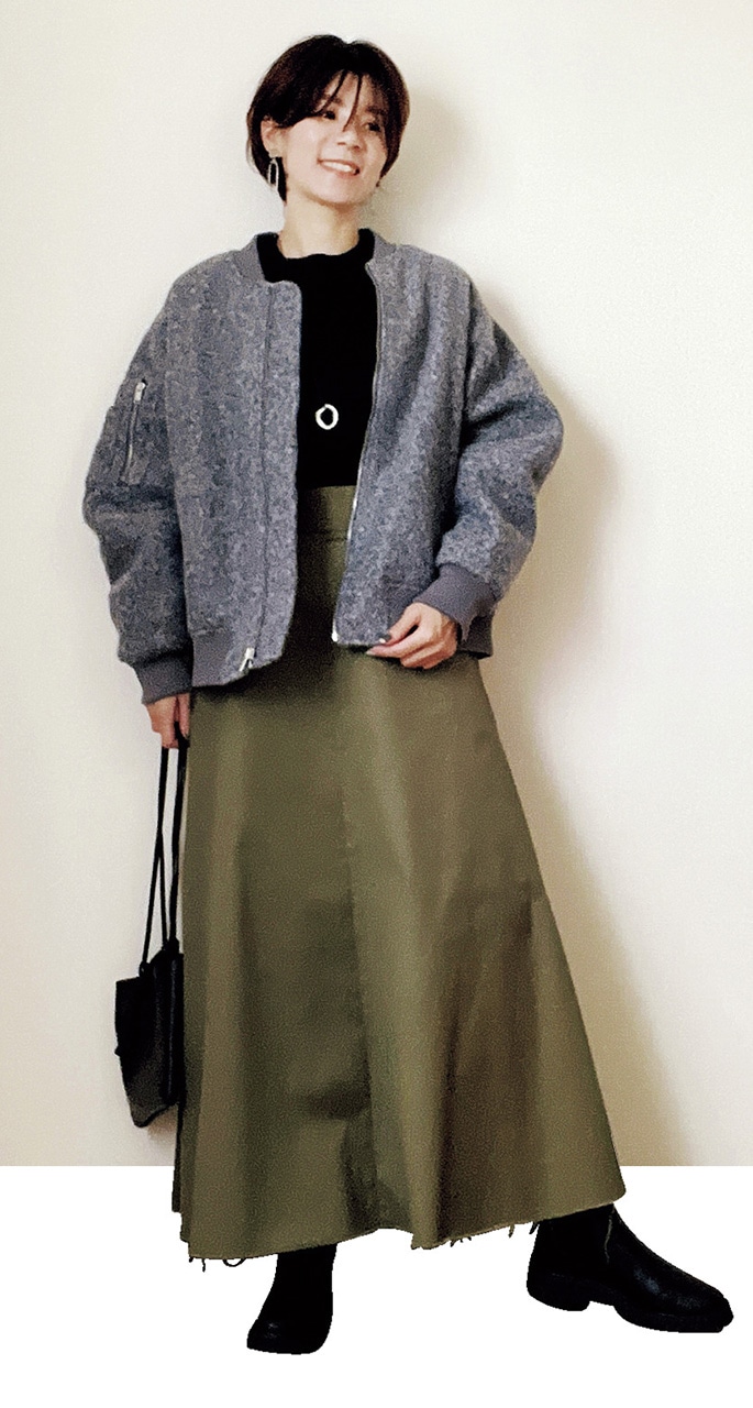 LEE100人隊／TB みーとさ　Jacket：H&M 　Knit：apart by lowrys 　Skirt：upper hights 　Bag：MARROW Shoes：SIMPLICITÉ