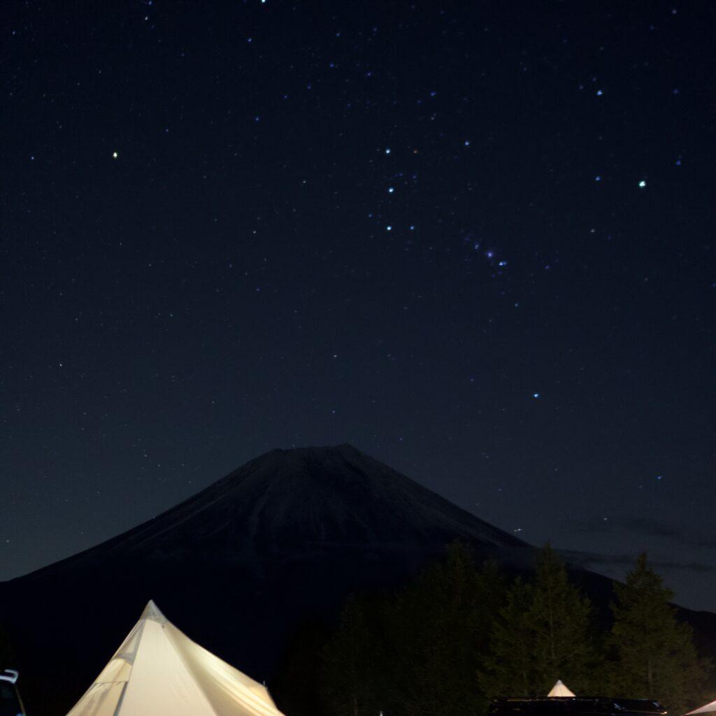 富士山、星空