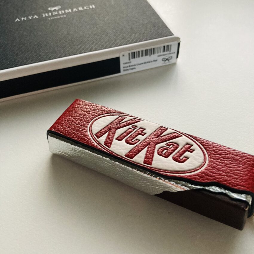 アニヤハインドマーチ キットカット anya hindmarch