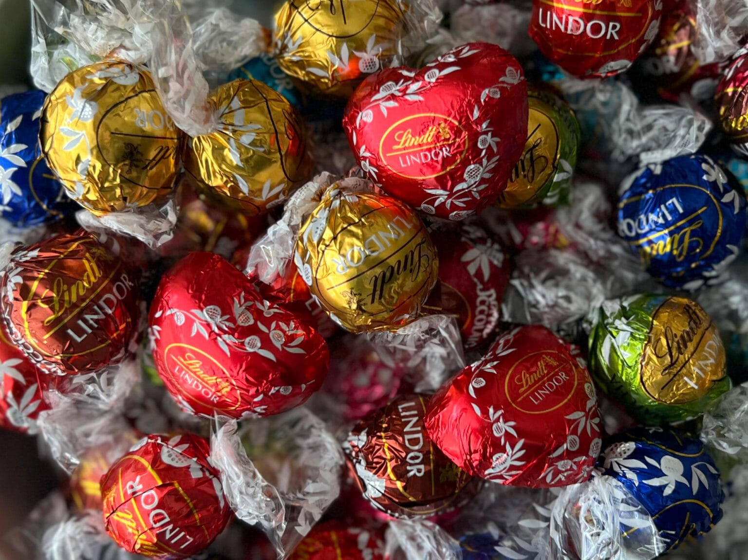 【LINDOR／リンドール】バレンタイン限定詰め合わせ50個入りでシェアハピしよう 001icoco