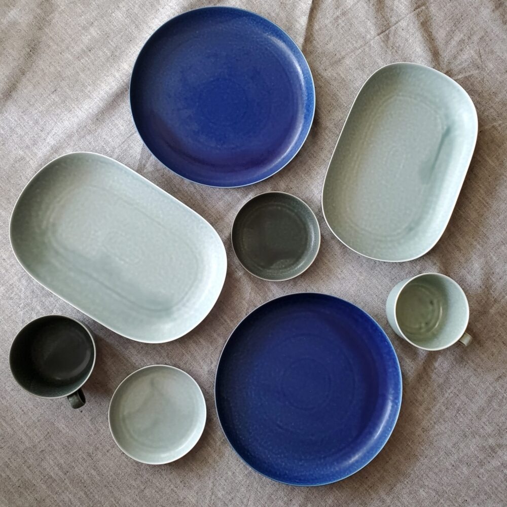 写真：100人隊が買ったyumiko iihoshi porcelain の器たち